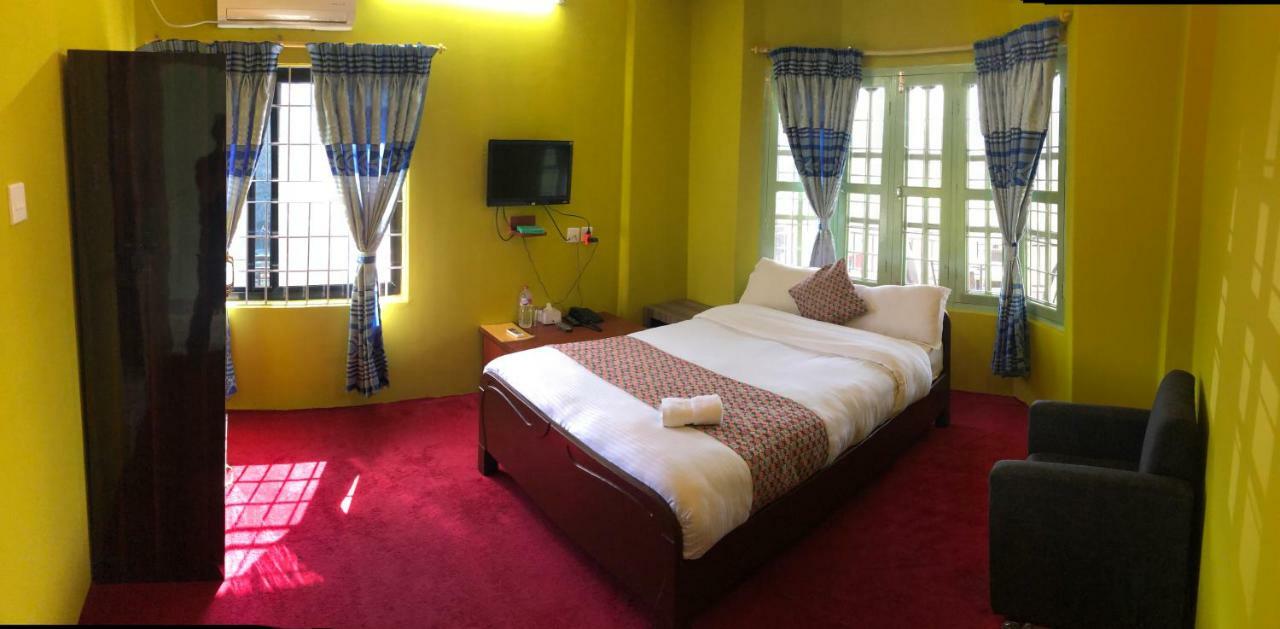 Hotel Blue Magnet โพคารา ภายนอก รูปภาพ